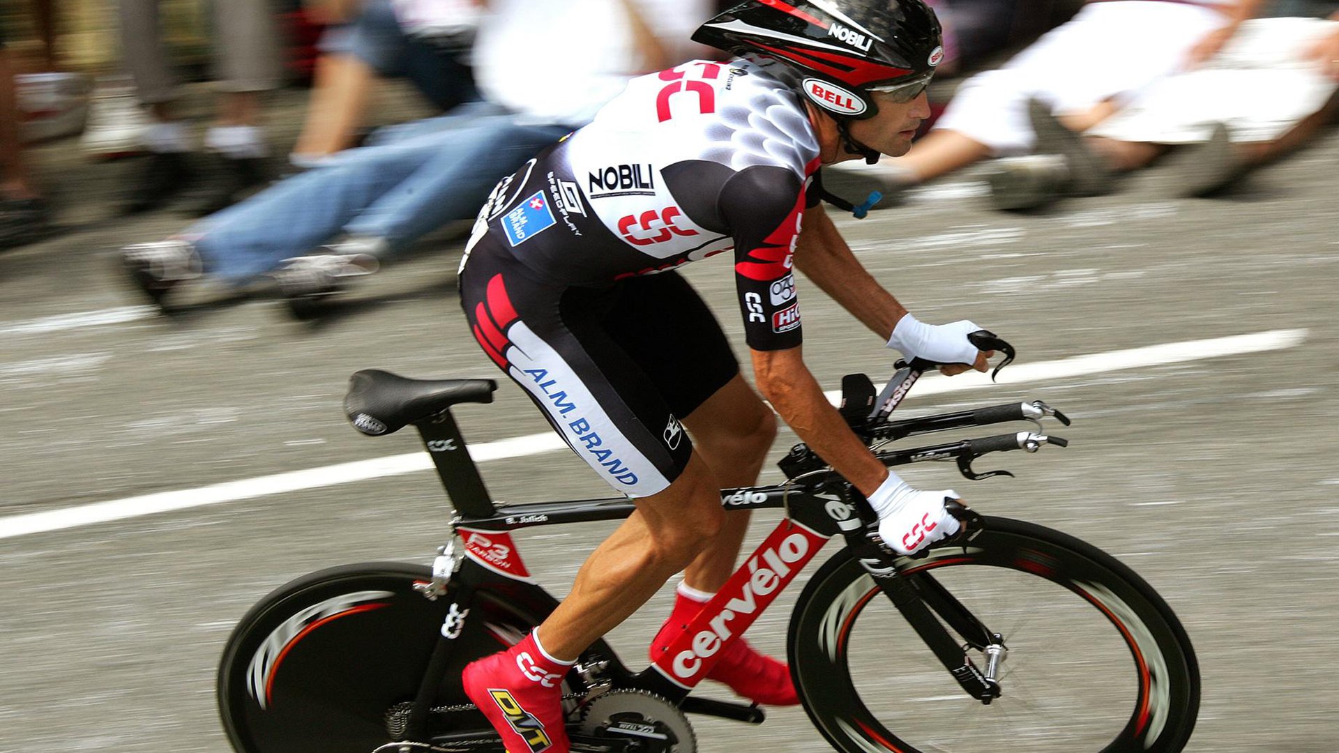 女足欧冠半决赛：巴萨女足两回合淘汰里昂 完成复仇之战